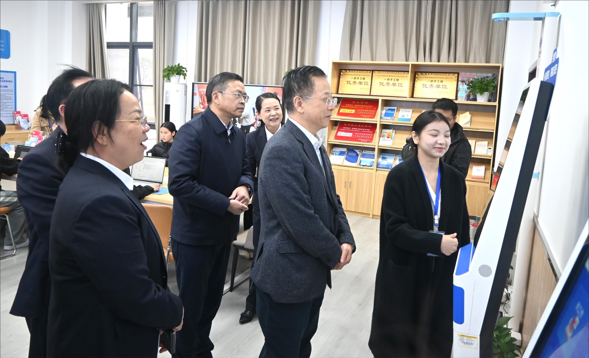 2024年12月，湖南省教育厅党组书记、厅长夏智伦考..